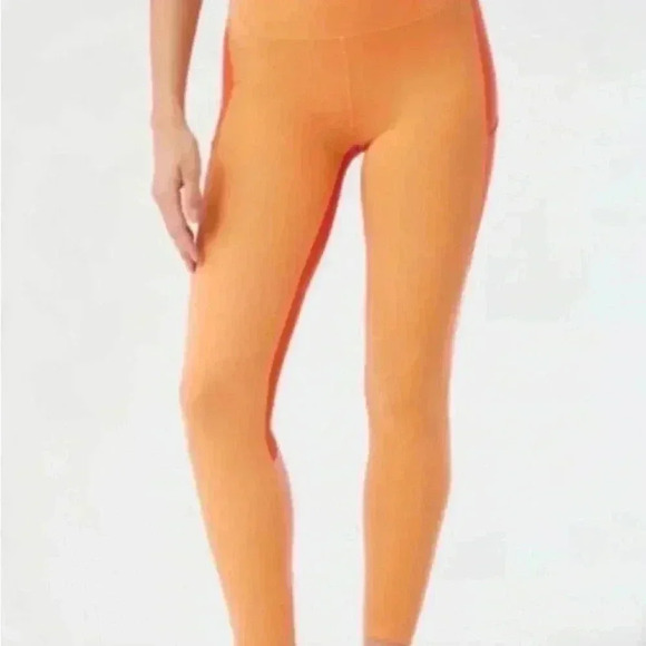 Outdoor Voices Sandstone Paprika Peach Zoom 7/8 Leggings Size Small NWT - Picture 2 of 4